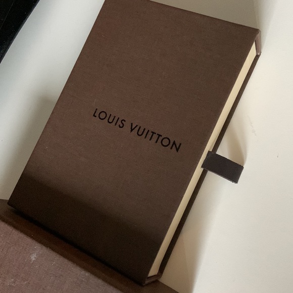 Set of 2 Louis Vuitton gift boxes - Picture 3 of 4